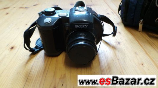 SONY foťák na náhradní díly – fotografie 1