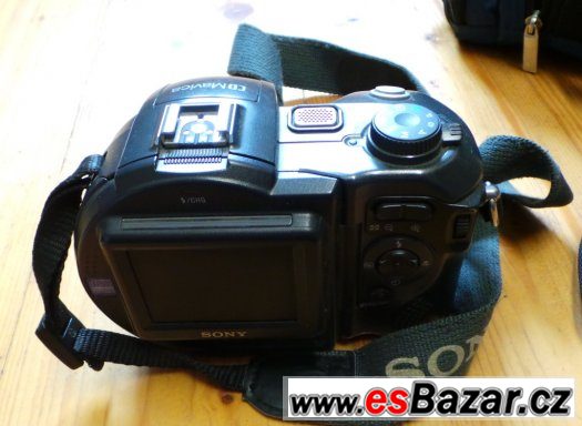 SONY foťák na náhradní díly – fotografie 5