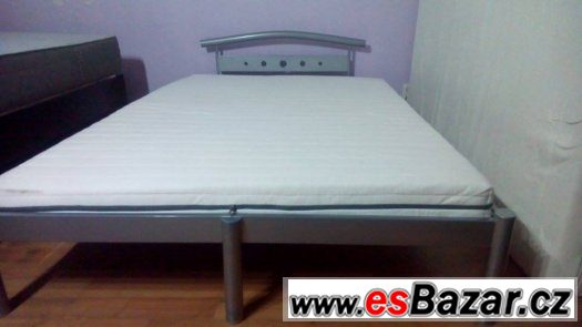 Prodám kovovou postel 205/145 cm včetně matrace a roštu – fotografie 3