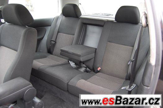 Volkswagen Golf 2.0 8V Highline – fotografie 4