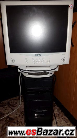PC Stolní sestava + LCD s repro – fotografie 1