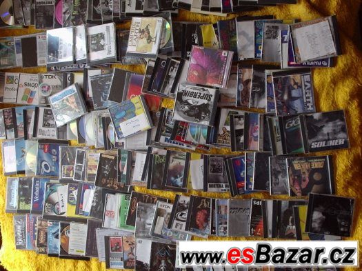 180 dvd s pc hrami – fotografie 1