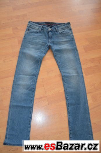 Calvin Klein Jeans – fotografie 1
