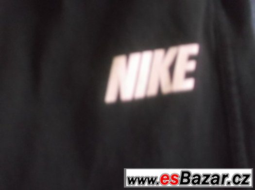TOP STAV - Bavlněné tepláky NIKE 3/4 - vel. L – fotografie 2