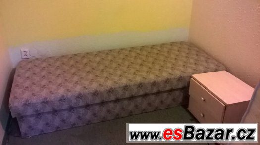Starší válenda s úložným prostorem – fotografie 1