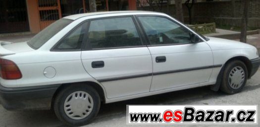 PRODAM DILY NA OPEL ASTRA 1,7 TD -SEDAN – fotografie 2