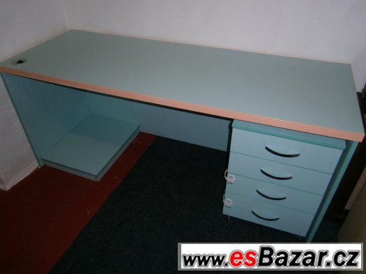 PC stůl – fotografie 2