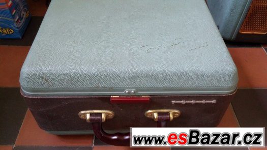 Kufrový páskový magnetofon TESLA – fotografie 1