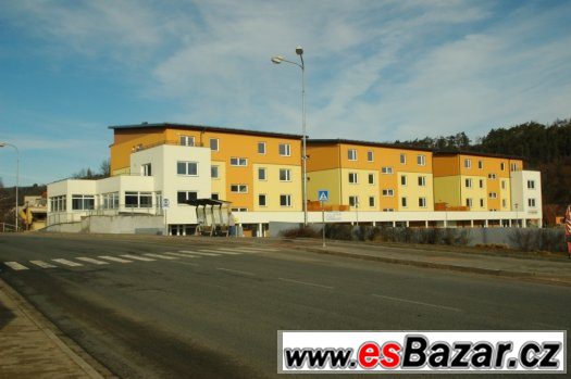 Prodám byt 3+kk s balkonem, terasou, garáží, sklepem – fotografie 1