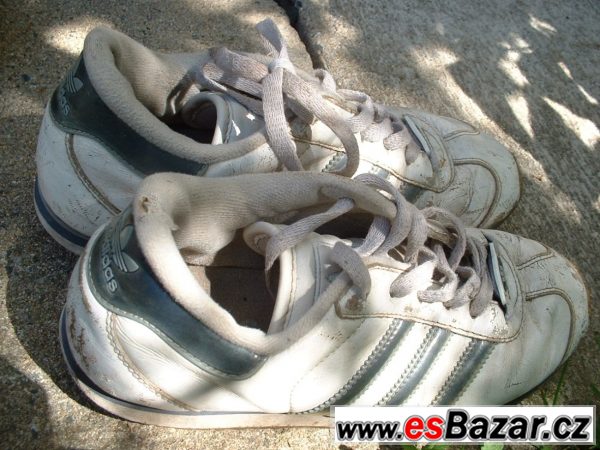 Adidasky - nošené  – fotografie 1
