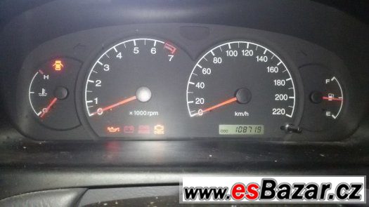 Hyundai Elantra 1,6 – fotografie 2