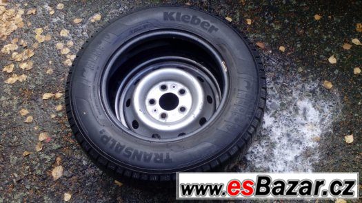 Prodám zimní zátěžové pneumatiky na dodávku s disky 6JX16H2 – fotografie 4