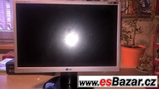 LG Flatron L196WTQ-SF – fotografie 1
