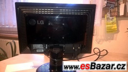 LG Flatron L196WTQ-SF – fotografie 2
