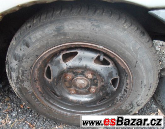 Ford - plechová kola 13" - pneu Firestone – fotografie 3