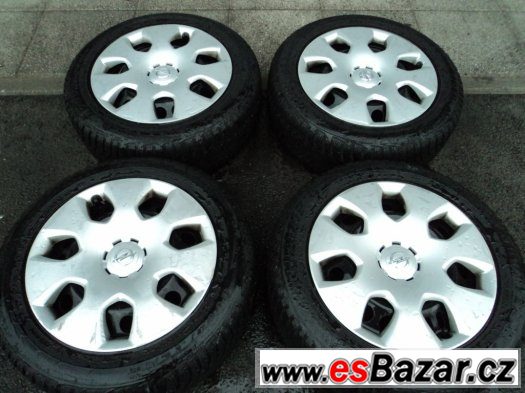 Zimní pneu 8mm (DOT:1813) + disk Opel 16" + ORIGINAL poklice – fotografie 1