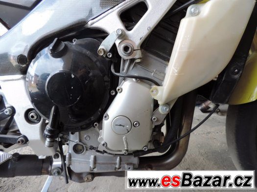Motor Yamaha R1 – fotografie 1