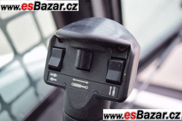 Smykem rízený nakladac  Bobcat S130S – fotografie 4