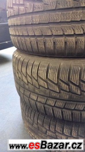 zimní pneu 235/55 R17 Nokian – fotografie 2