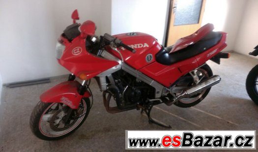 Honda VFR 750 – fotografie 3