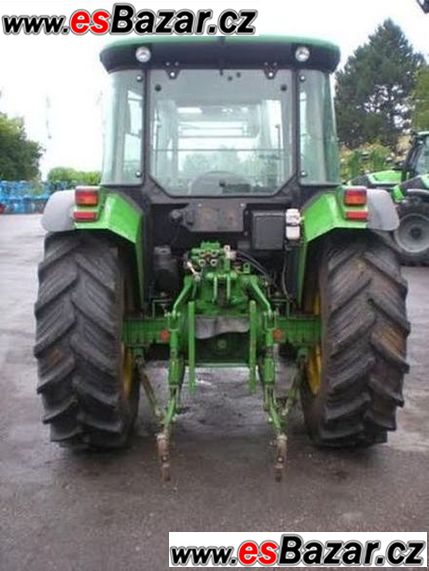 John Deere 5215 – fotografie 3