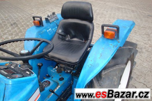 Malotraktor ISEKI TU2100 s výkonem 21 Hp, 4x4, tříválec – fotografie 4