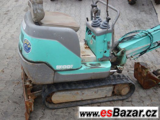 Minibagr KOBELCO SK007 hmotnost 760 kg, dvouválcový motor – fotografie 4