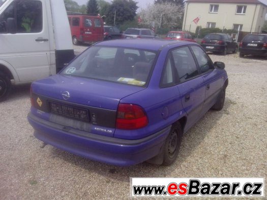 OPEL ASTRA sedan 1,6i, r.v. 1997 – fotografie 3
