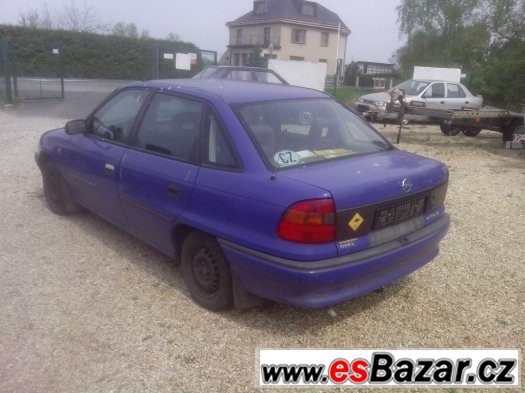 OPEL ASTRA sedan 1,6i, r.v. 1997 – fotografie 4