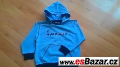 Mikina se jménem Jaroušek