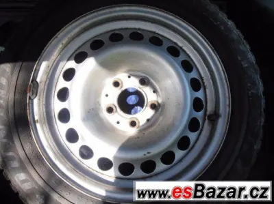 Mercedes-Benz 210: plechová kola 16"