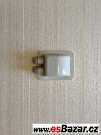 Průchodka pro solární kabel – fotografie 1