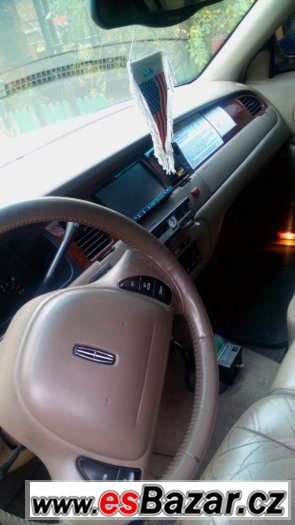 Lincoln Town Car 4.6,V8-kratka limuzina (5.4m) – fotografie 5