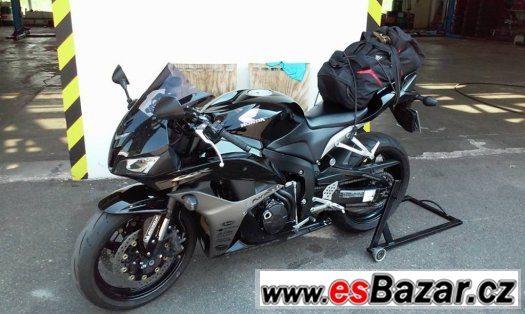 Honda CBR 600RR, 88KW, 2007, najeto 29 300km – fotografie 2