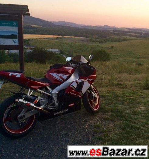 Yamaha YZF-R1 – fotografie 1