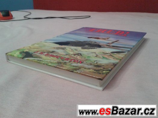 Kniha Thud: J.M. Broughton – fotografie 2