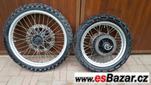 Suzuki DR 650 - kola – fotografie 2