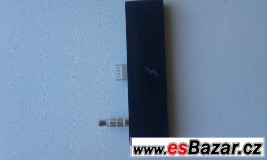 adaptér Iphone 5/5s Lightning s audio 3,5mm jack  na 30-pin – fotografie 1