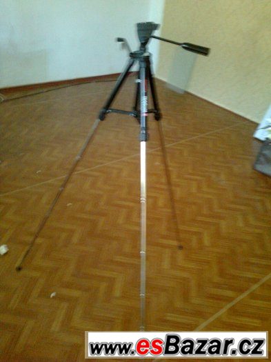 Stativ na videokameru a foťák – fotografie 1
