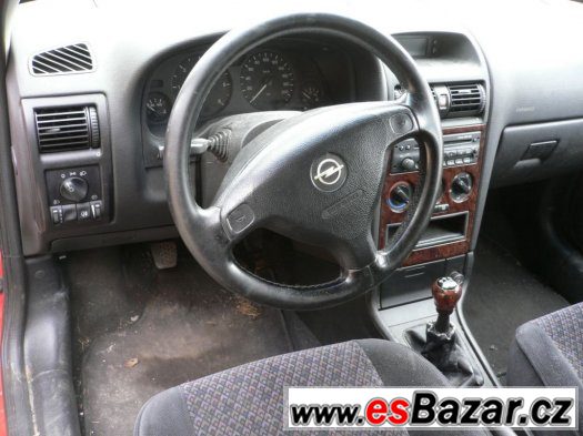 Opel Astra 2,0 16V DTI – fotografie 5