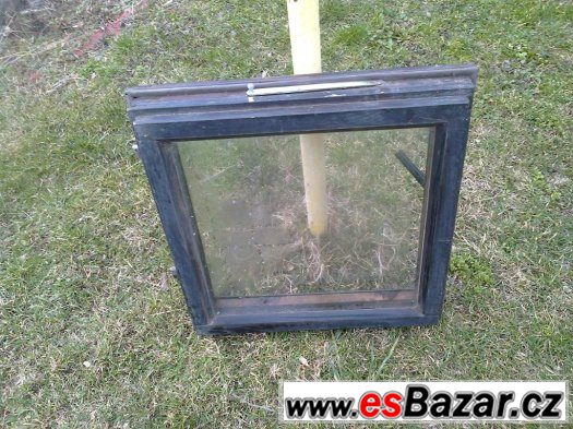 PRODÁM DŘEVĚNÉ OKNO BEZ RÁMU 60 x 60 cm – fotografie 2