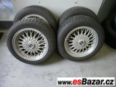 Prodám retro alu kola Alfa Romeo,Lancia s pneu