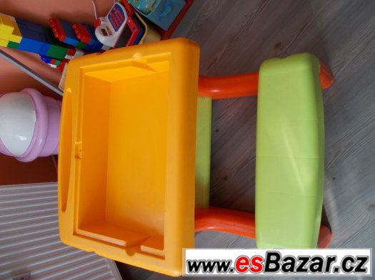 Smoby Plastový dětský stoleček Smoby s tabulí – fotografie 4