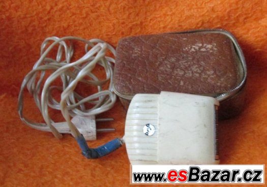 Starý elektrický holicí strojek – fotografie 3