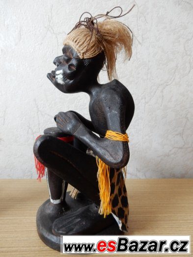 dřevěné sošky africkýchbojovníků – fotografie 5
