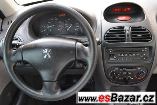 Prodám Peugeot 206 1.4i klima, centrál, serviska, POCTIVÉ KM – fotografie 5