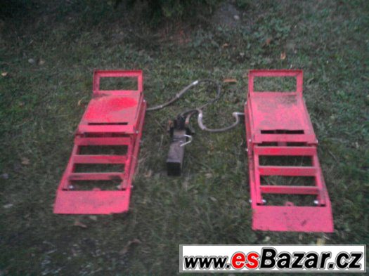 Prodám zvedací hydraulické rampy – fotografie 1