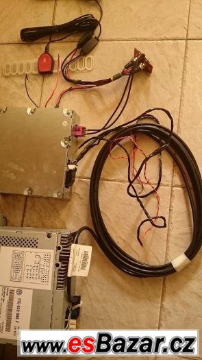 orig.TV tuner s kabeláží do OII,SII,Yeti,Golf Passat – fotografie 1