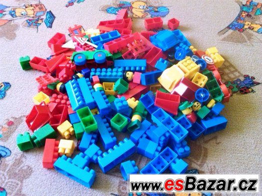 Kostky ŽAKO auta, panáčci, ploty a značky. – fotografie 1