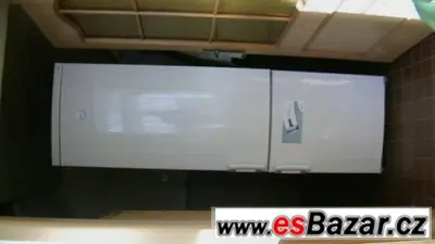 Prodám samoodmražovací lednici s mrazákem